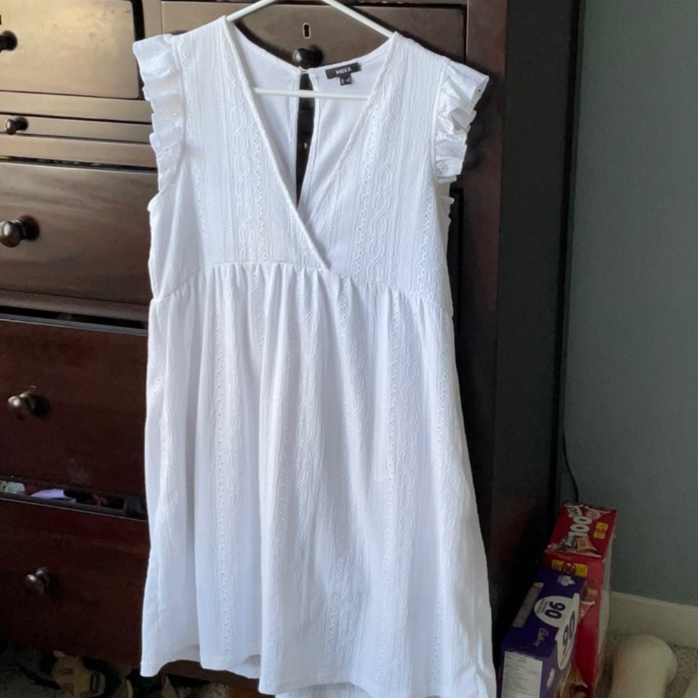 Eyelet dress with shorts lining